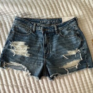 American Eagle strigid Blue Jean Shorts Distressed High-Waisted